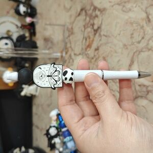 White Seeing Eye Glitter Pen